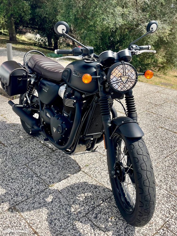 Triumph Bonneville T100 Black - 8