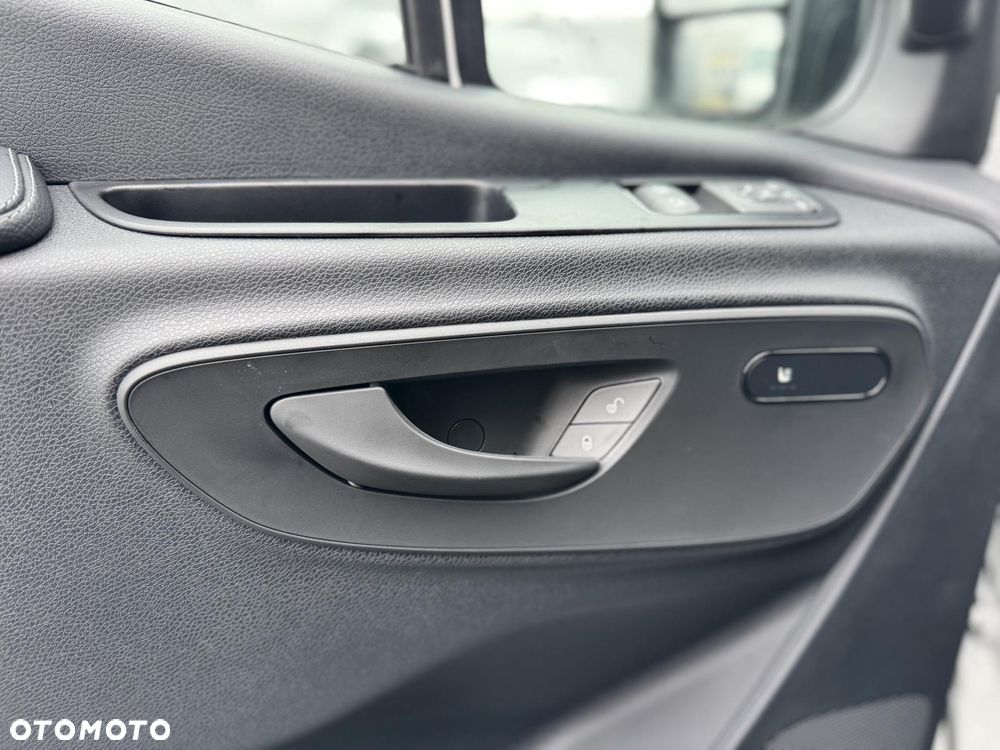 Mercedes-Benz Sprinter - 12