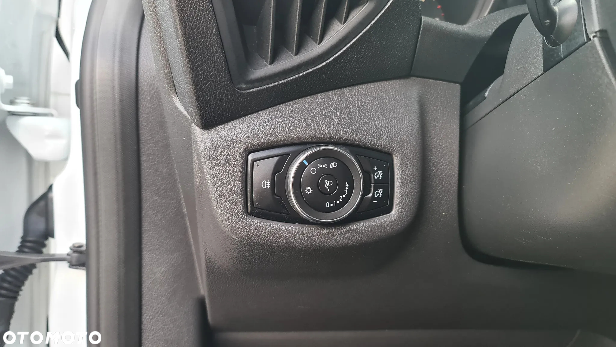 Ford TRANSIT CONNECT KLIMATYZACJA WEBASTO HAK PIĘKNY - 17
