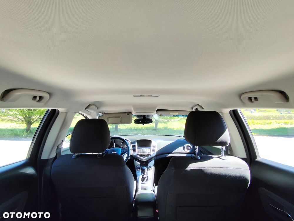 Chevrolet Cruze 1.8 LT - 32