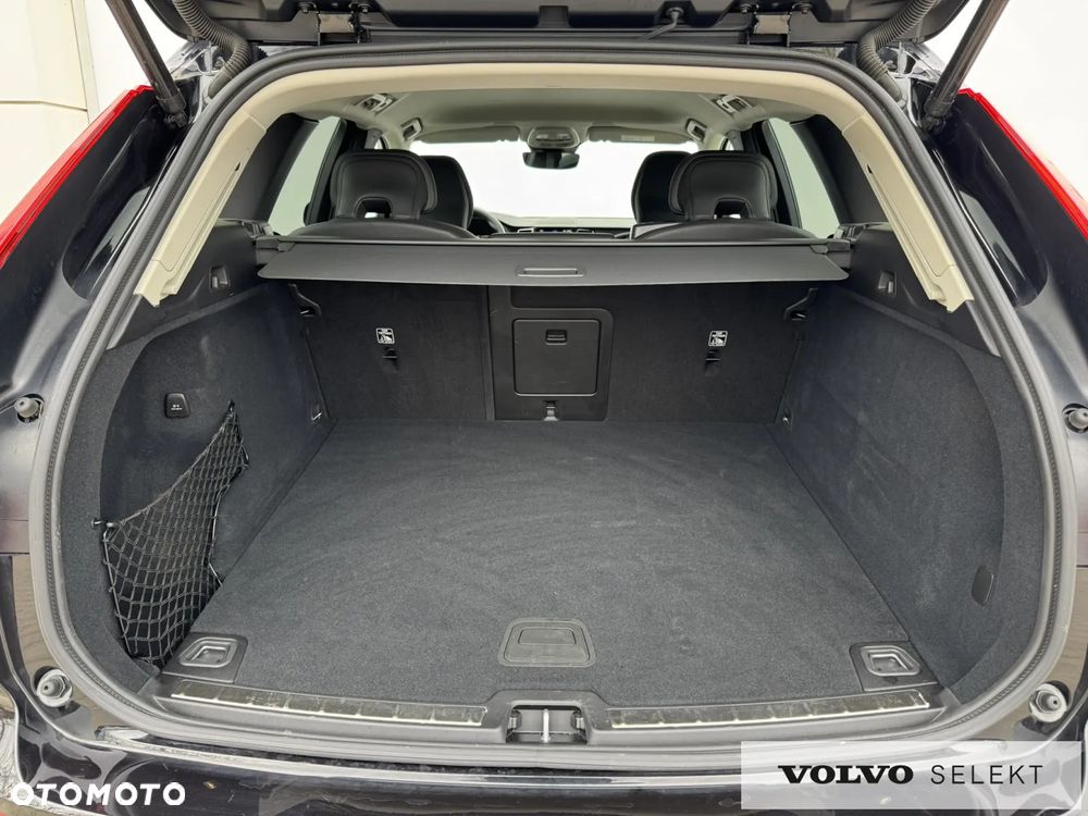 Volvo XC 60 B5 B AWD Plus Dark - 16