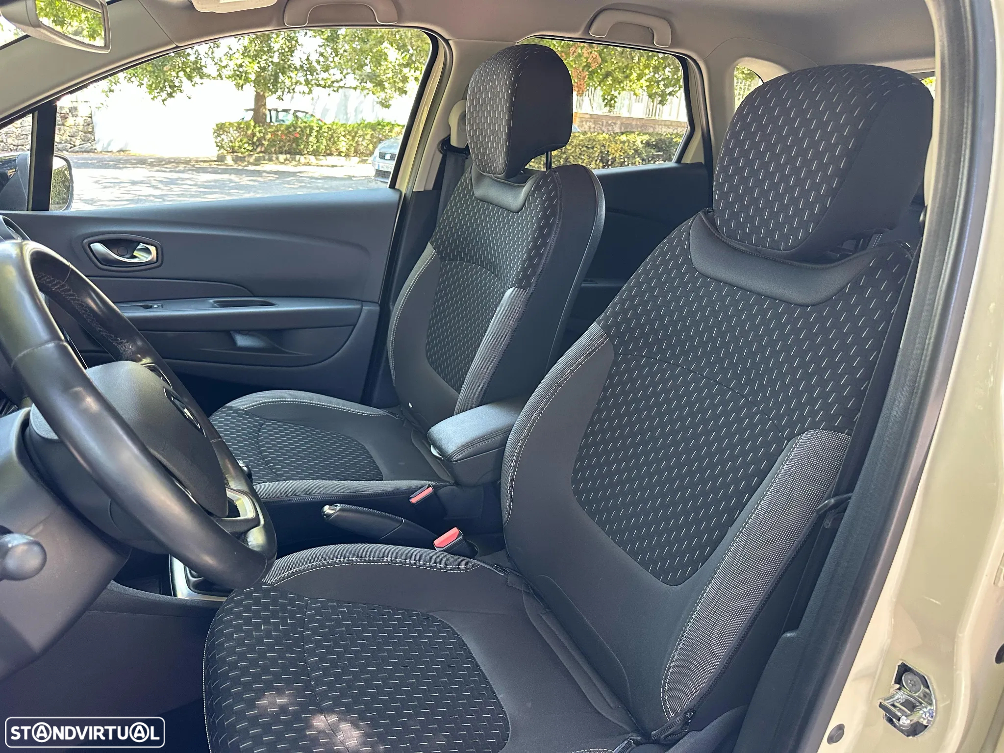 Renault Captur ENERGY dCi 110 Intens - 9