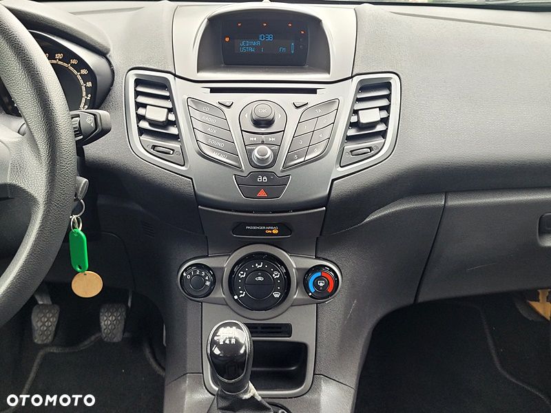 Ford Fiesta - 24