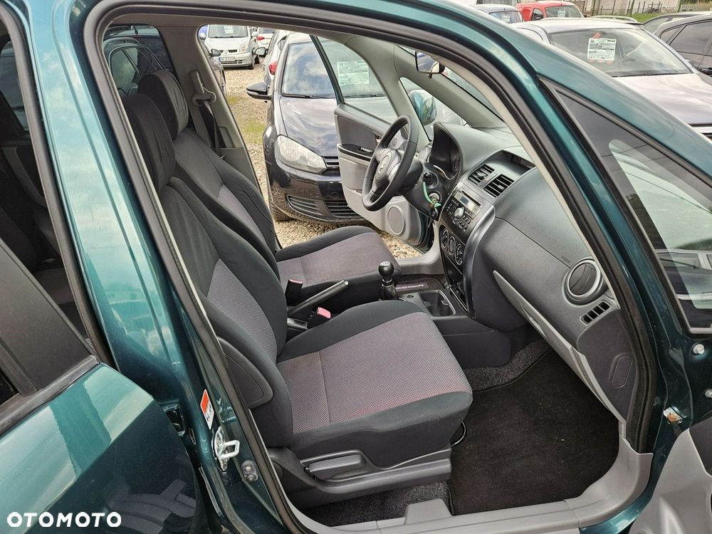 Suzuki SX4 - 10
