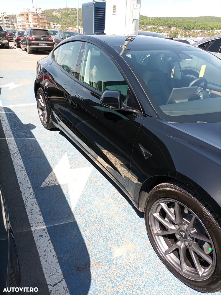 Tesla Model 3 - 2