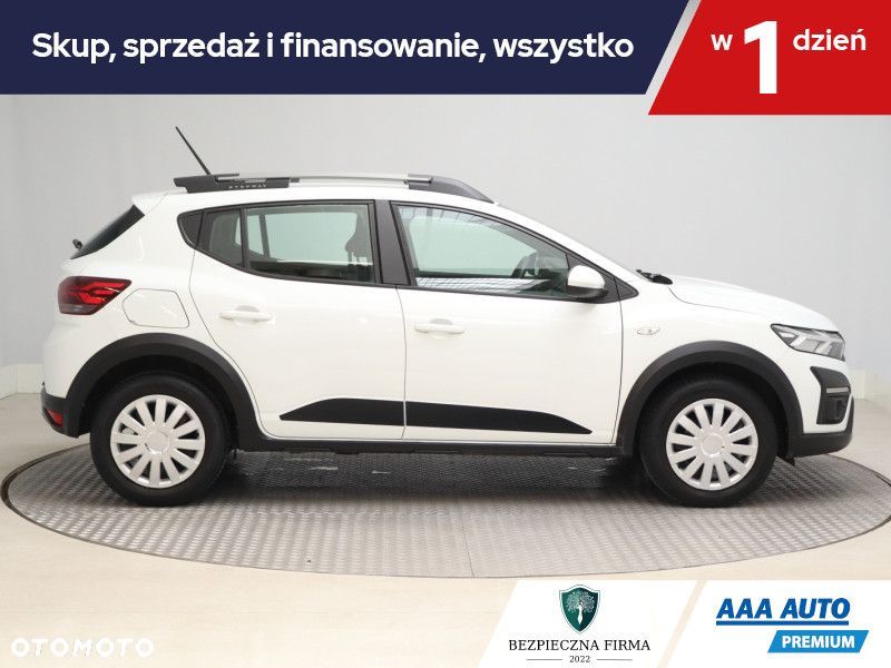 Dacia Sandero - 8