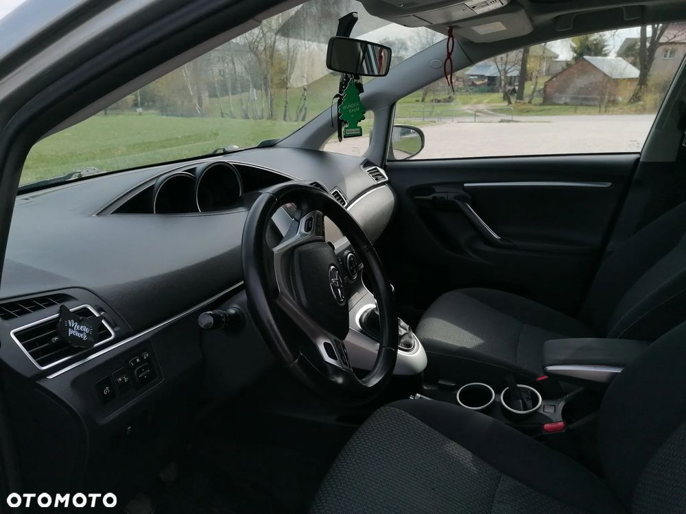 Toyota Verso 2.0 D-4D Active - 2