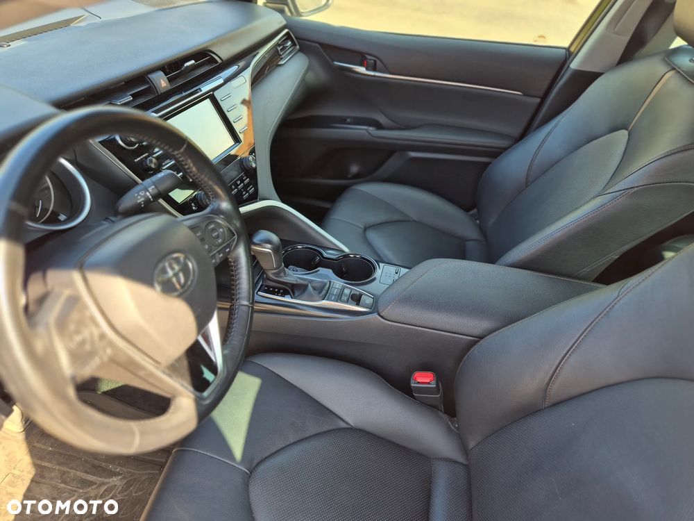 Toyota Camry 2.5 Hybrid Comfort CVT - 6