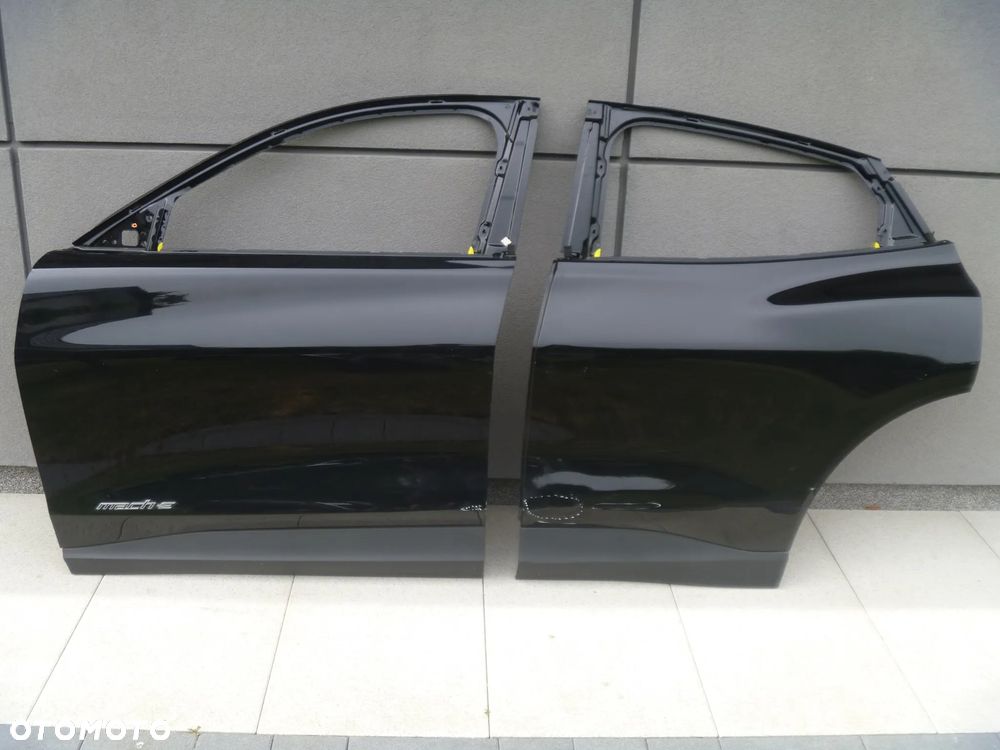 FORD MUSTANG MACH E BŁOTNIK PRAWY LISTWA  ŁADNY ORYGINAŁ - 16