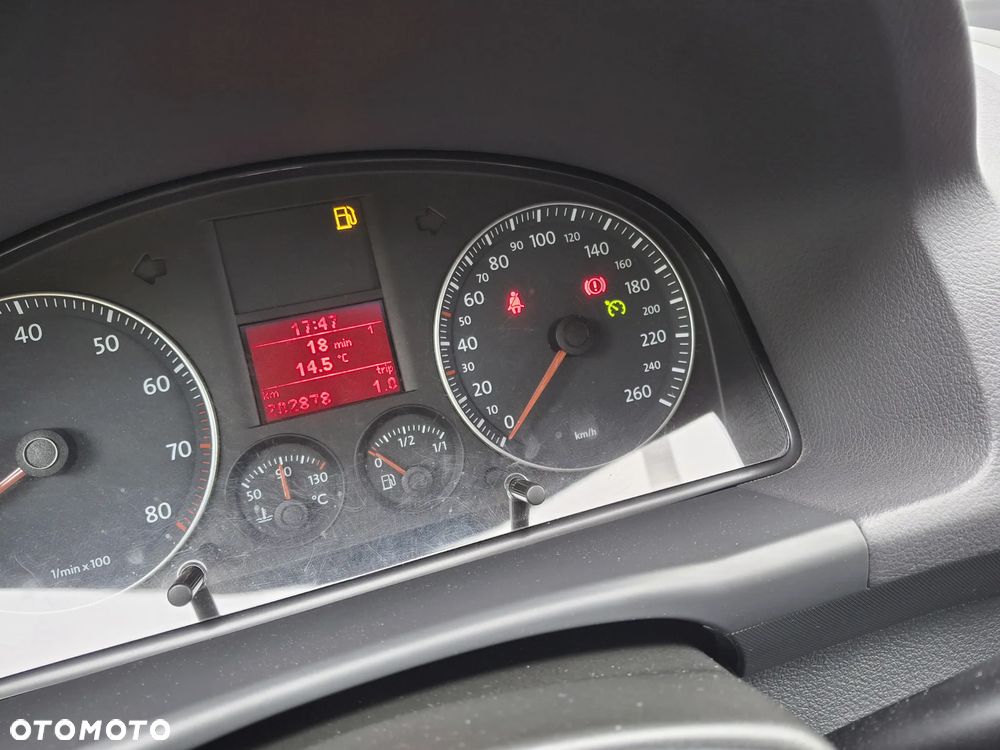 Volkswagen Touran 1.6 Basis - 28