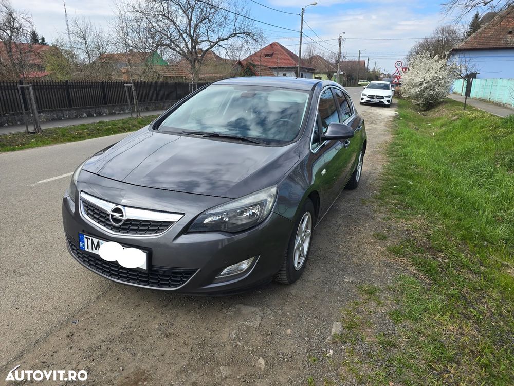 Opel Astra 1.6 Turbo - 2