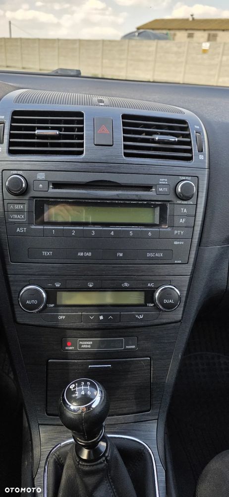 Toyota Avensis 2.0 D-4D Sol - 20