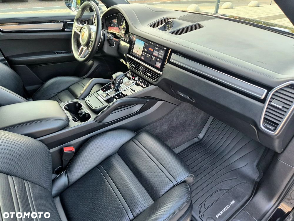 Porsche Cayenne Coupe E-Hybrid - 11