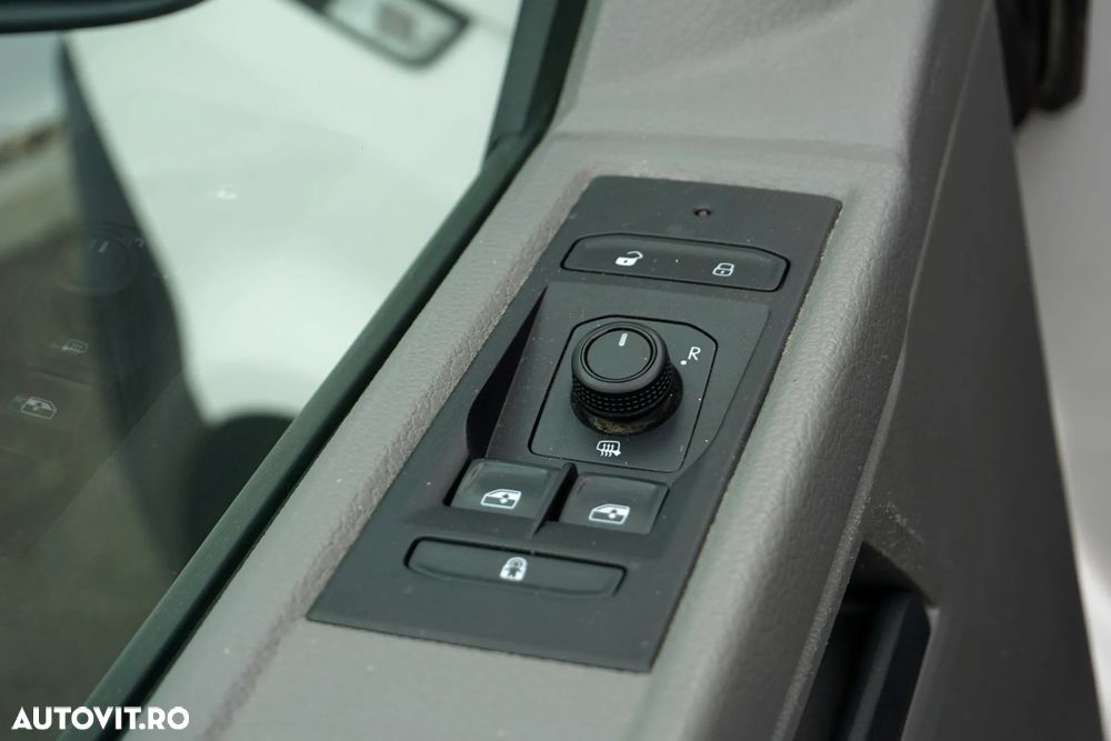 Volkswagen Transporter - 24