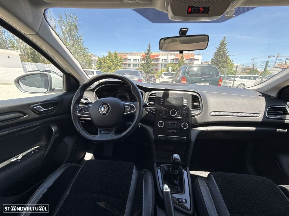 Renault Mégane 1.5 Blue dCi Intens - 6