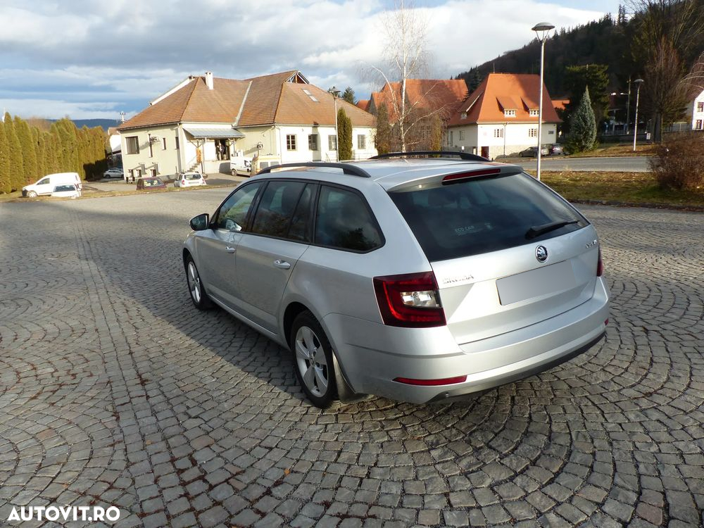 Skoda Octavia 2.0 TDI DSG Style - 4