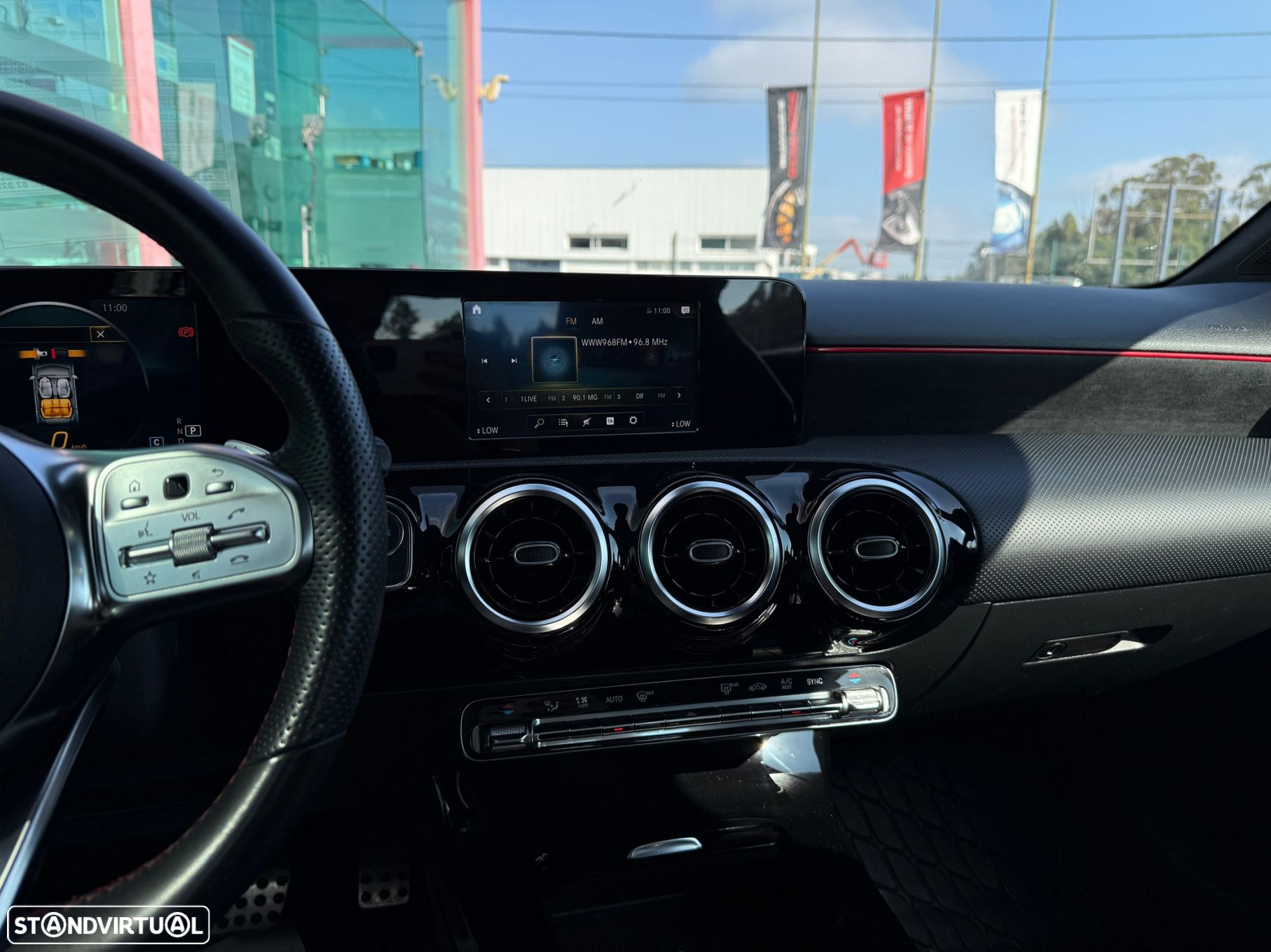 Mercedes-Benz A 180 7G-DCT AMG Line - 12