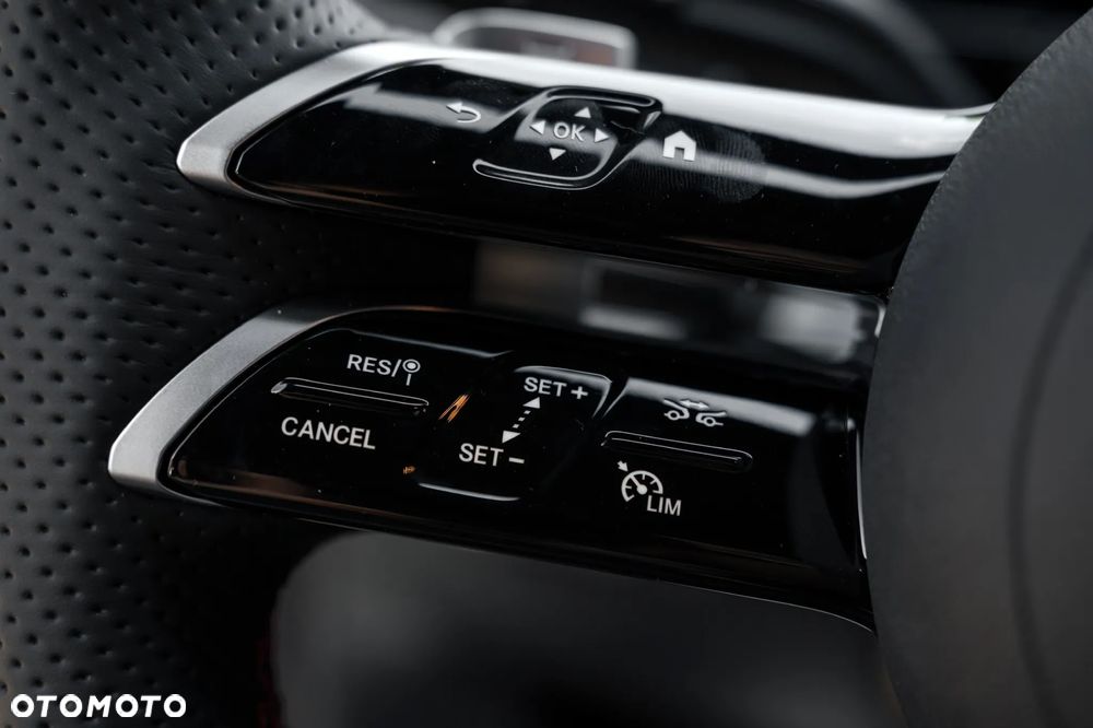 Mercedes-Benz GLA 200 AMG Line - 14