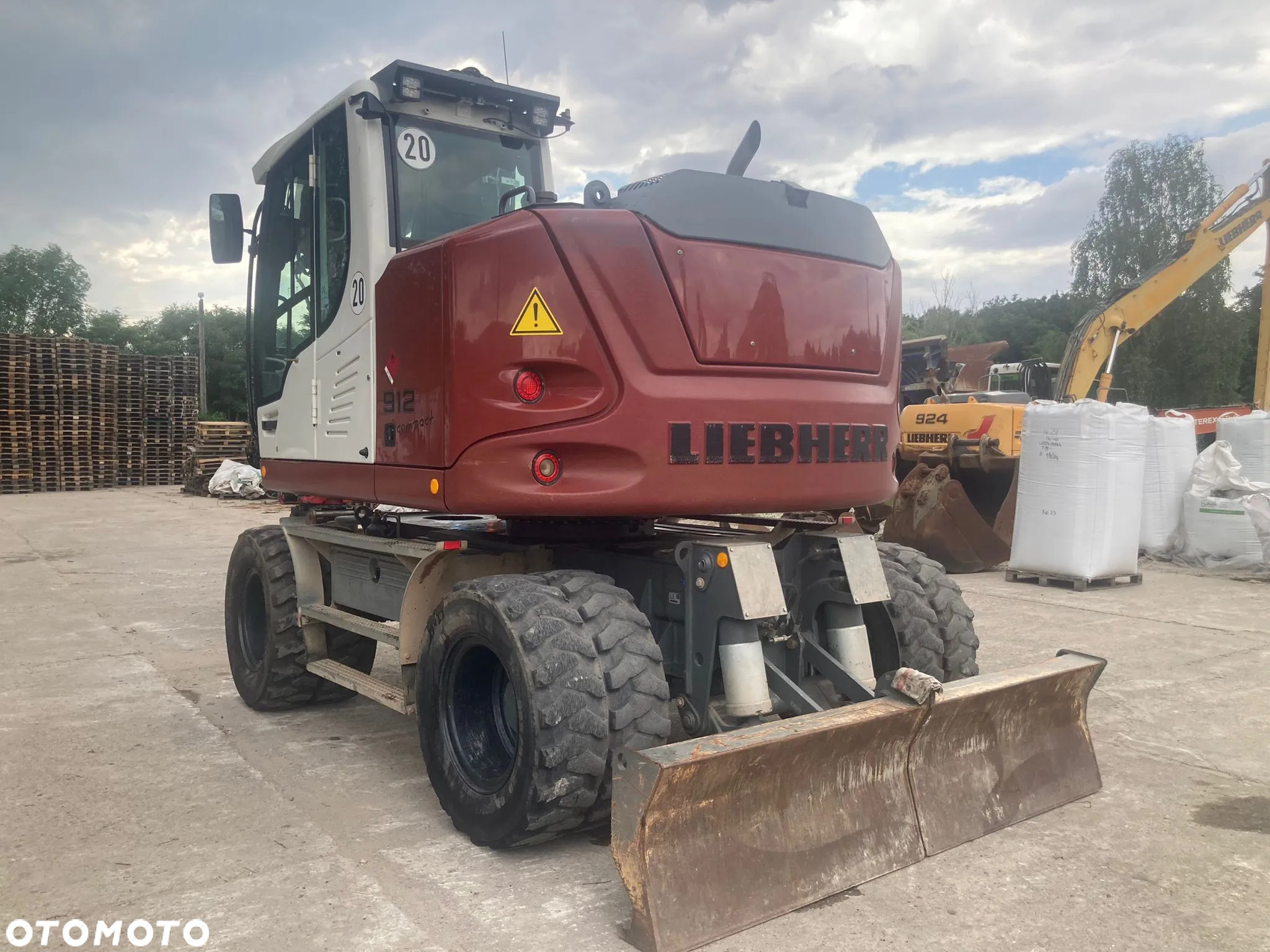 Liebherr A 912 Compact Litronic - 12