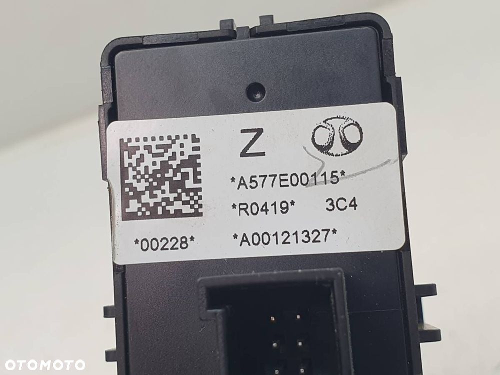 PRZEŁĄCZNIK PRZYCISK HAMULCA RĘCZNEGO A00121327 BAIC BEIJING 7 X75 2024 - 4