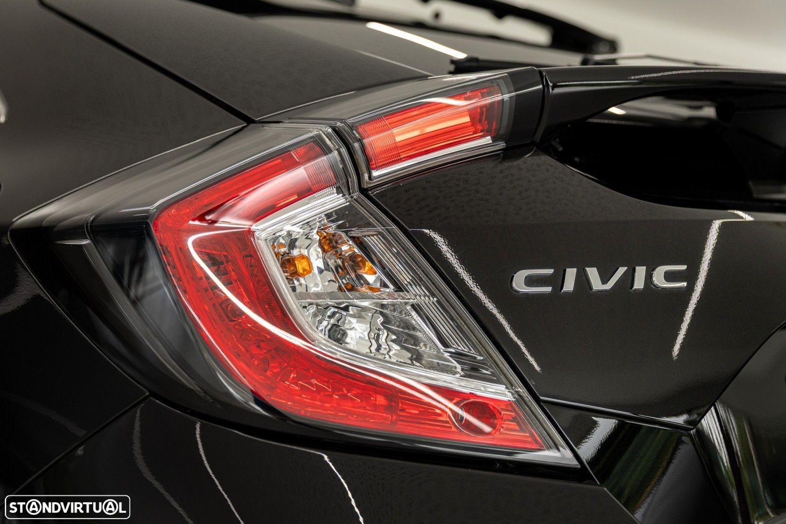 Honda Civic 1.0 i-VTEC Executive Premium - 28