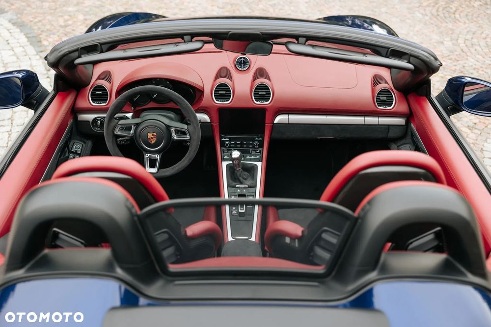 Porsche 718 Boxster Spyder - 15