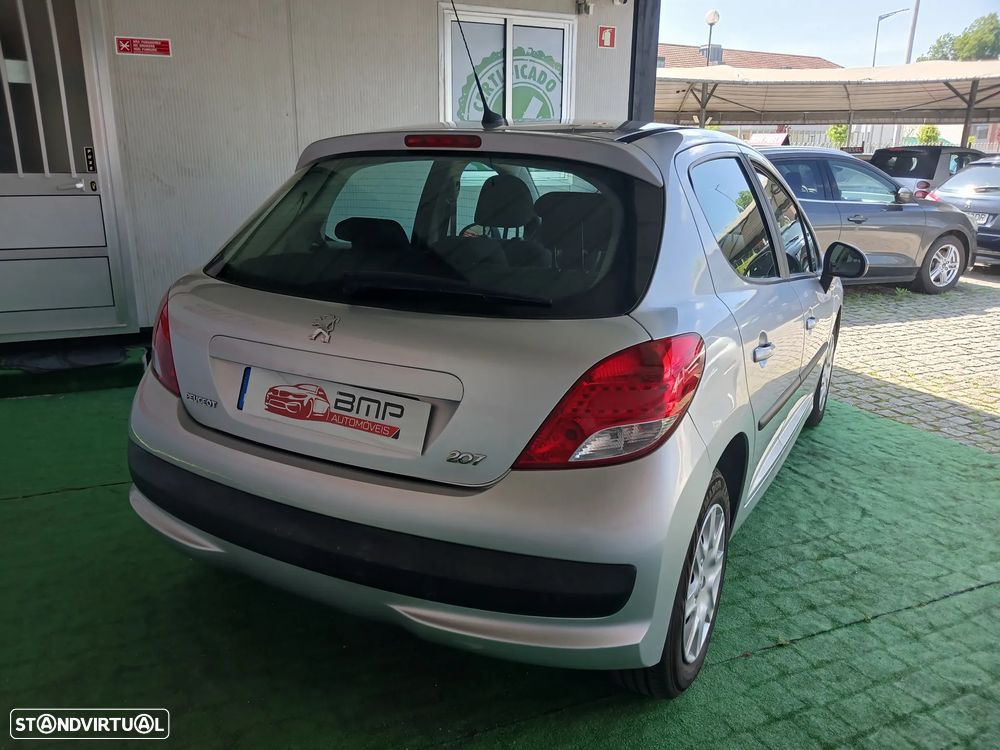 Peugeot 207 1.4 16V Premium - 4