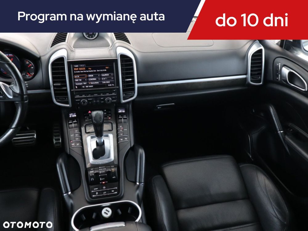 Porsche Cayenne - 10