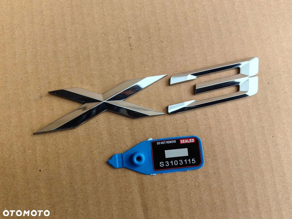Zaczek emblemat klapy bagażnika BMW e83 X3 chrom - 1