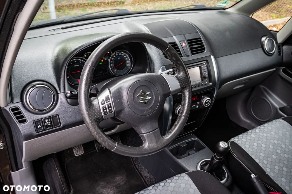 Suzuki SX4 1.6 Premium - 16