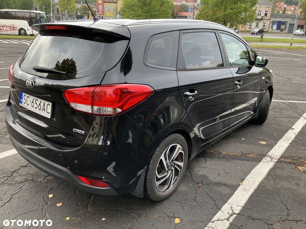 Kia Carens - 8