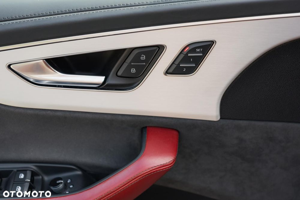 Audi SQ8 TFSI Quattro Tiptronic - 33