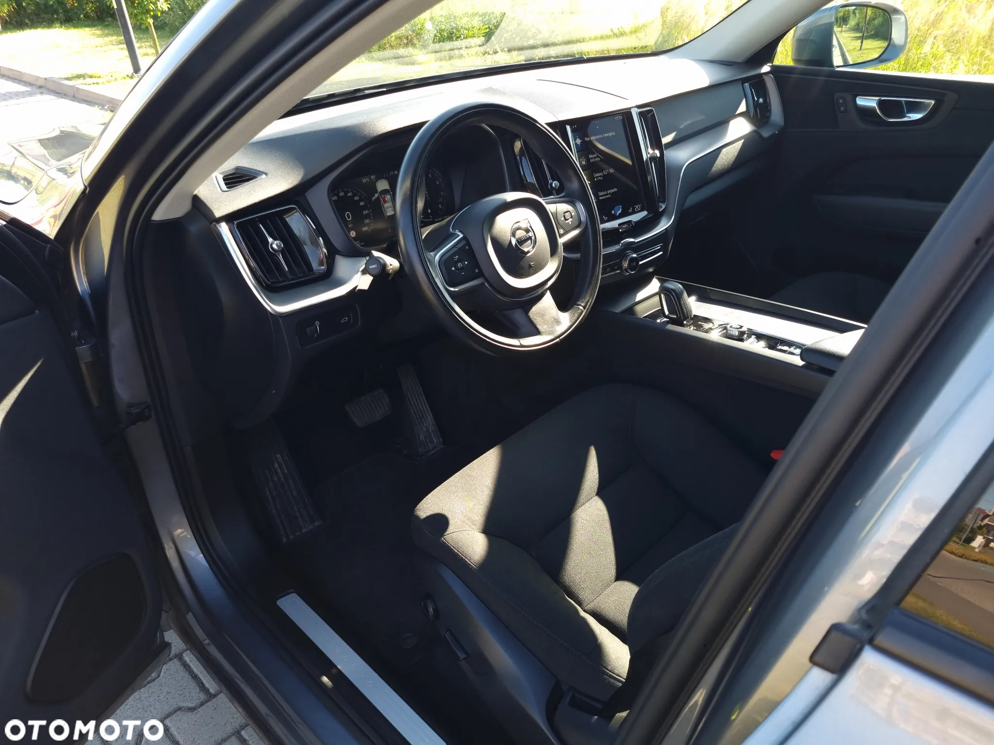 Volvo XC 60 B4 B Momentum - 10