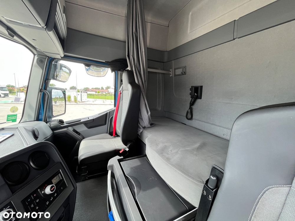 Renault T440 Sleeper Cab ADR - 16