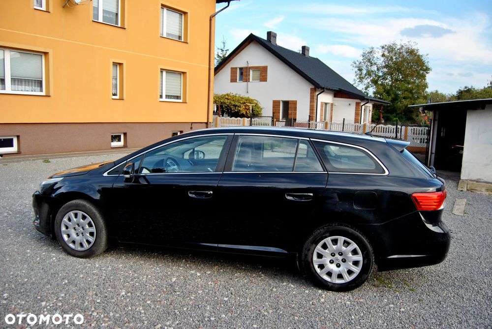 Toyota Avensis 1.8 Premium EU5 - 11