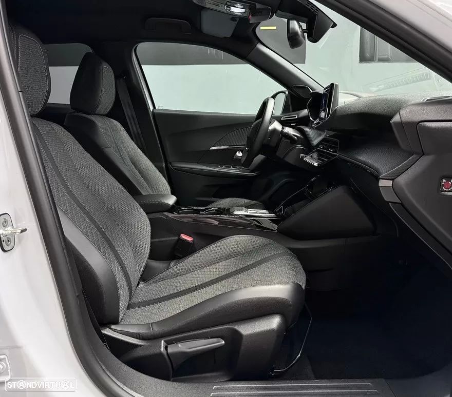 Peugeot e-2008 54 kWh Allure - 7