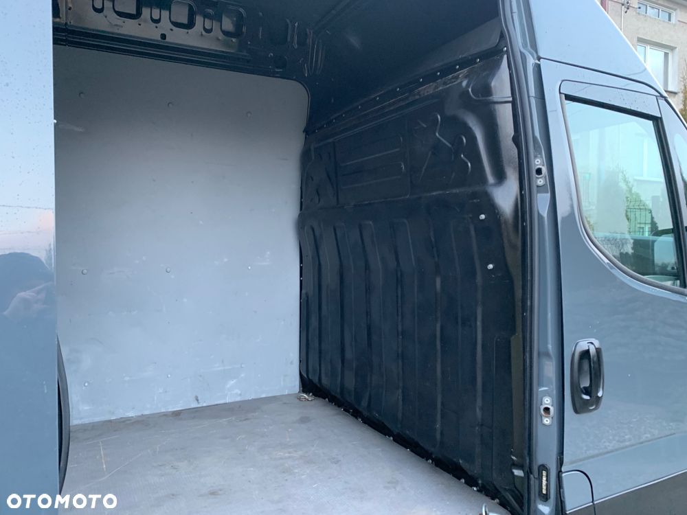 Iveco 35S18 RAMPA ZAŁADUNKOWA  L4H3 Nawigacja Kamera cofania FULL OPCJA Faktura Vat 23% - 16