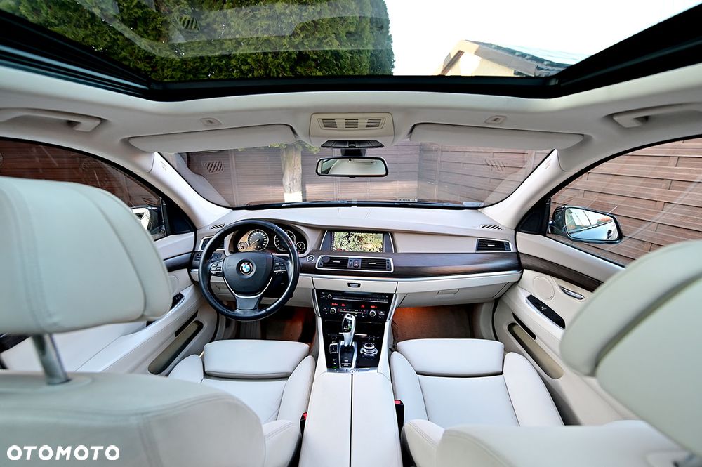 BMW Seria 5 530d xDrive - 7