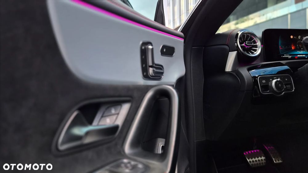 Mercedes-Benz CLA AMG 45 S 4-Matic+ 8G-DCT - 34