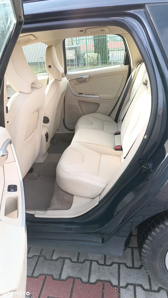Volvo XC 60 D5 AWD Summum - 6