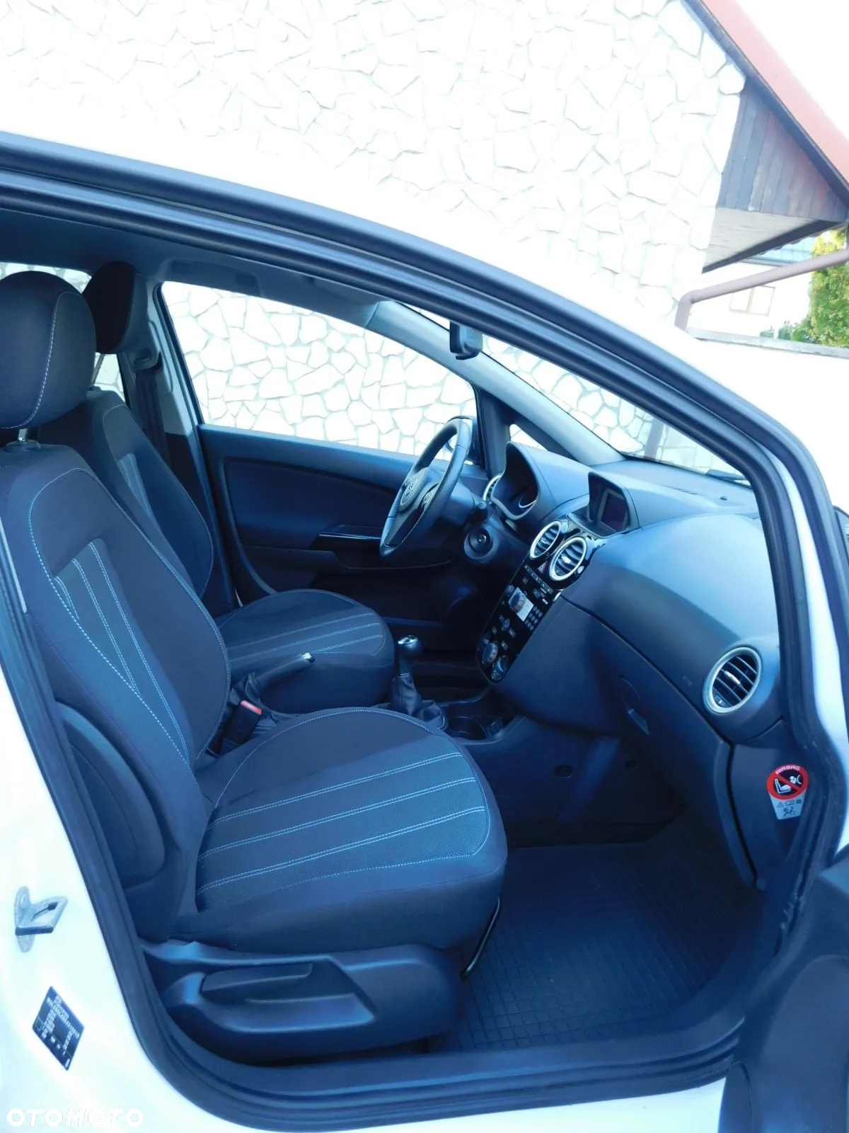 Opel Corsa 1.4 16V Innovation - 18