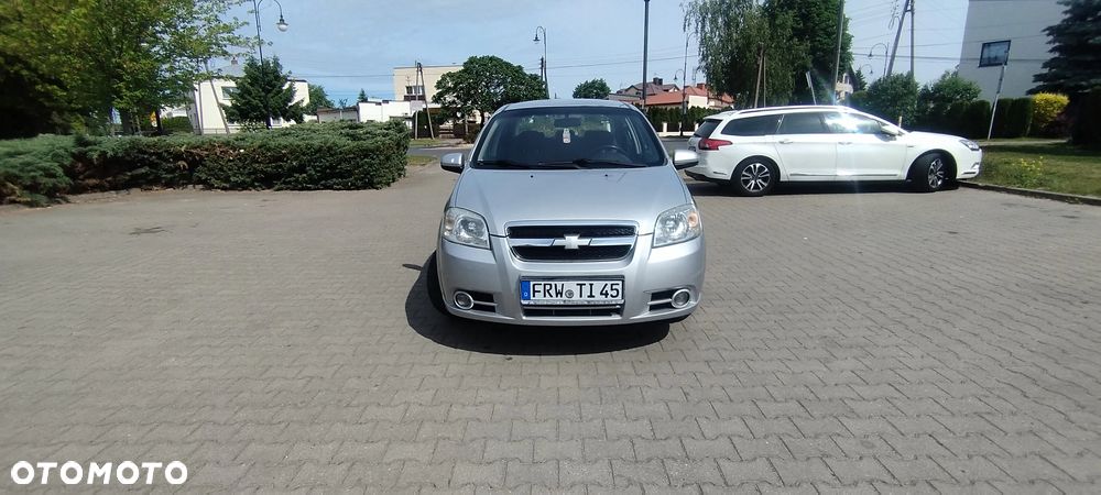 Chevrolet Aveo - 9