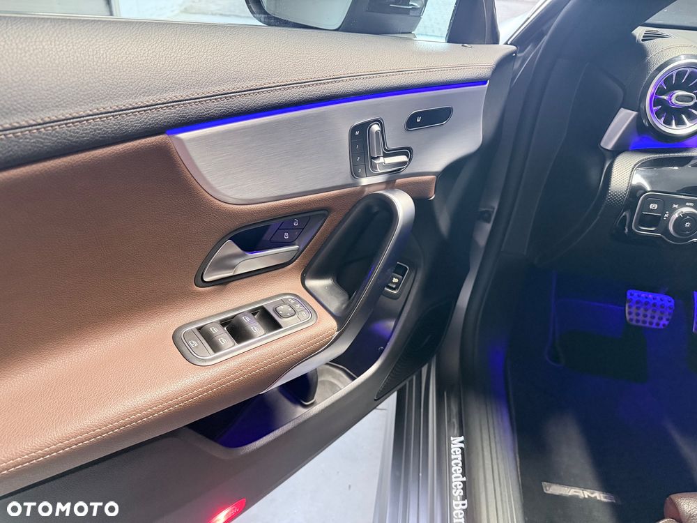 Mercedes-Benz CLA 220 4-Matic AMG Line 7G-DCT - 8