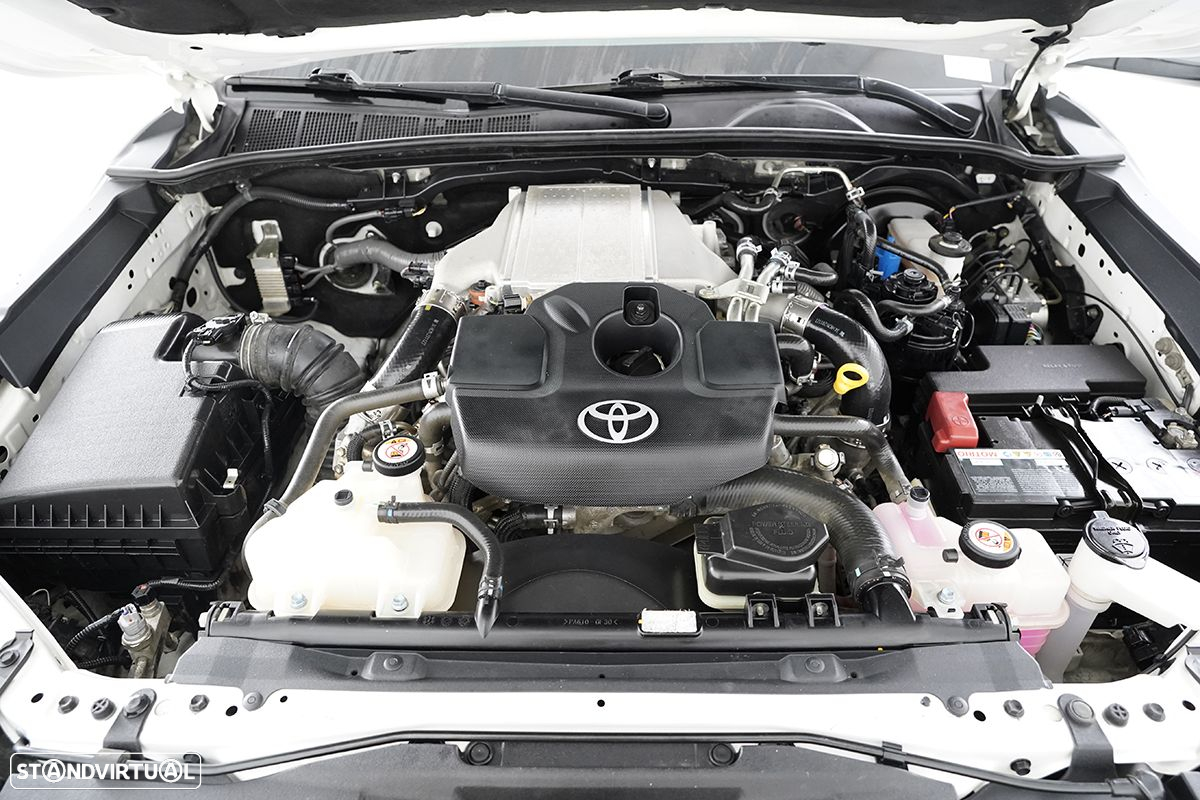 Toyota Hilux 2.4 D-4D 4WD CD CM - 20