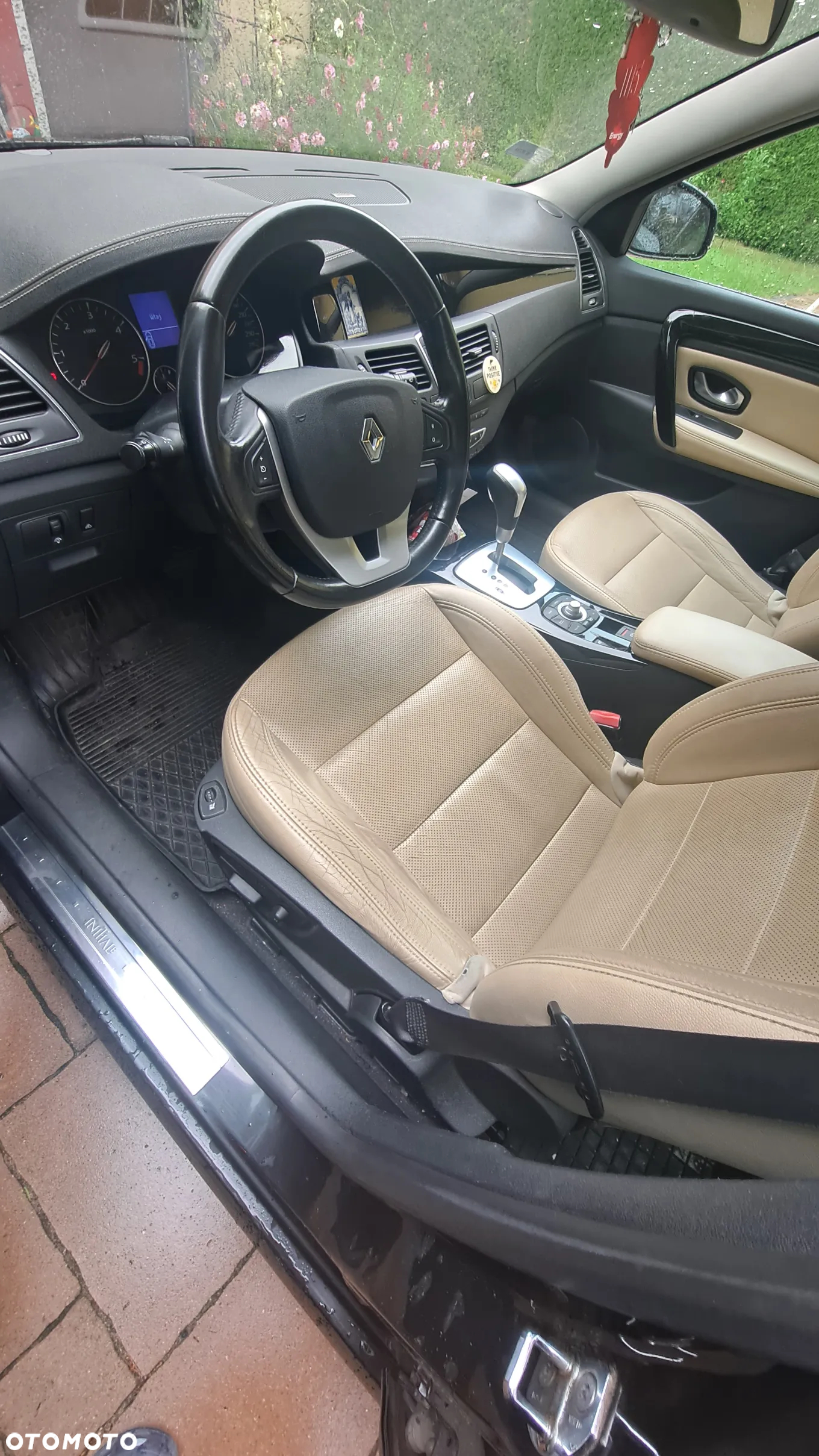 Renault Laguna 2.0 dCi Initiale - 13