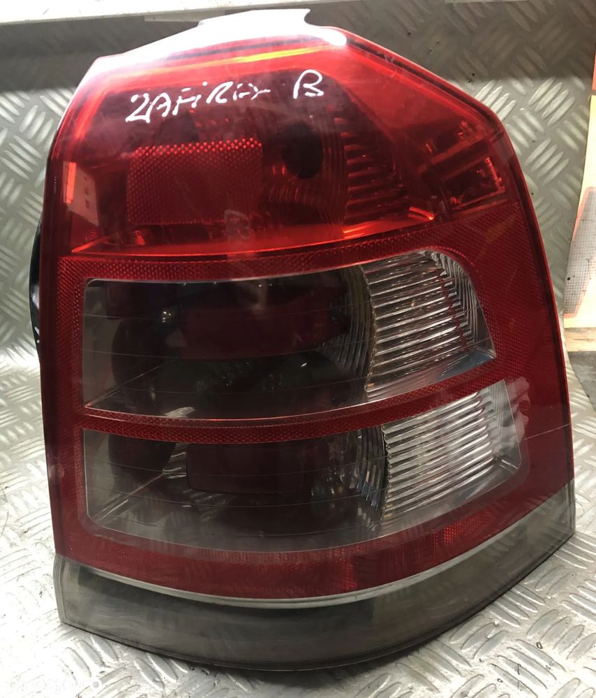 OPEL ZAFIRA B FL LAMPA PRAWY TYŁ 13305775 - 1
