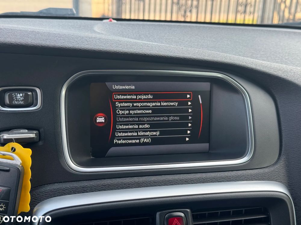 Volvo V40 D2 Momentum - 16