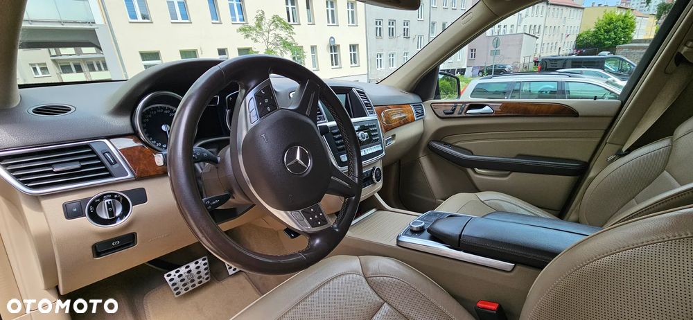Mercedes-Benz ML 350 BlueTEC 4-Matic - 12