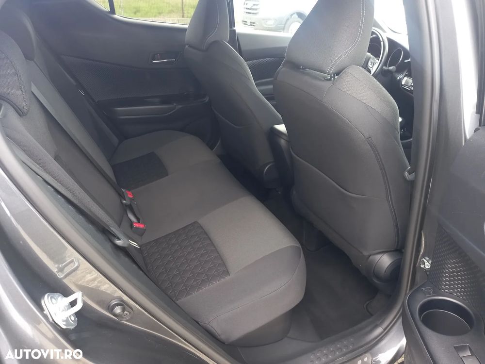 Toyota C-HR - 15