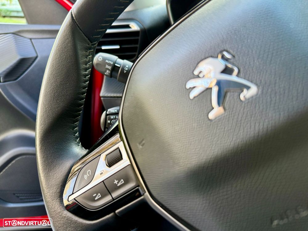 Peugeot 2008 PureTech 130 Allure Pack - 21